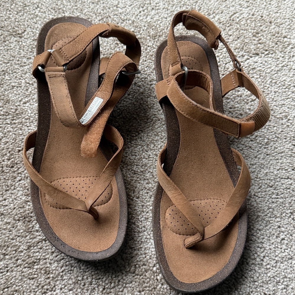 NWOT Teva wedge sandals